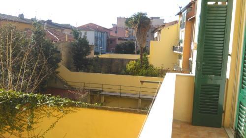 Hostal A Due Passi Dal Treno Affittacamere