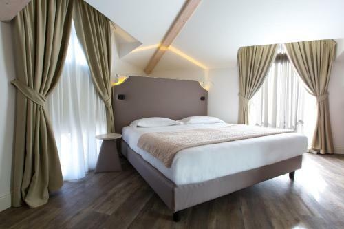 Hostal Al Campanile-aparthotel & Suite