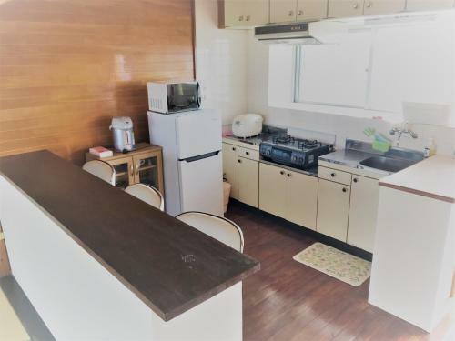 Hostal Pension Crystal Inn Onna