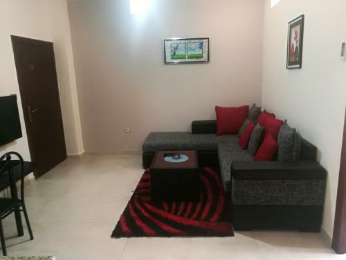 Cozy Dair Ghbar Apartment