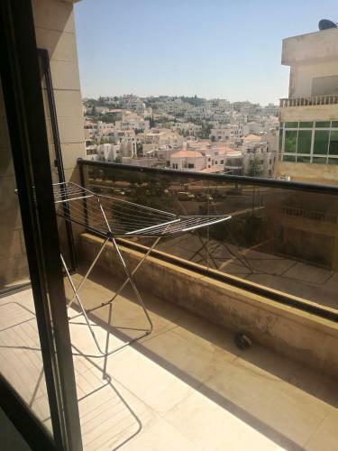 Cozy Dair Ghbar Apartment