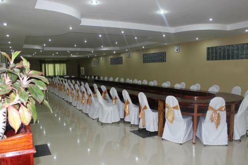 The Grand Riverside Hotel