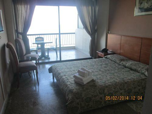 Holiday Suites Hotel & Beach Resort