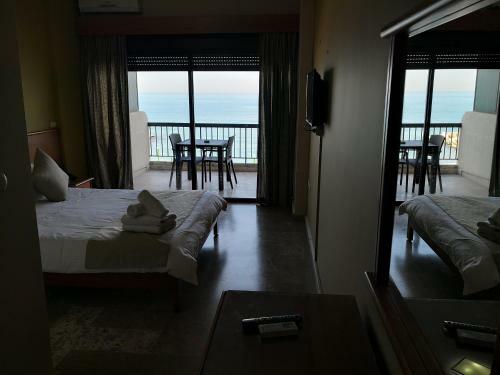 Holiday Suites Hotel & Beach Resort