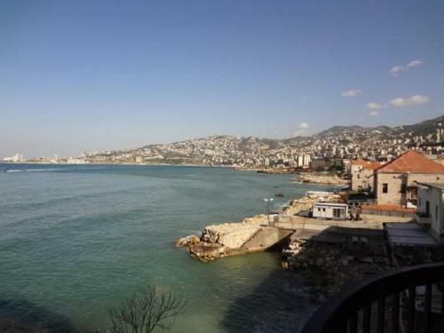 Holiday Suites Hotel & Beach Resort