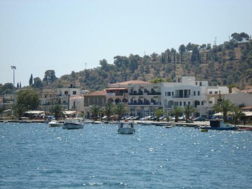 Hostal Bissias Guest House