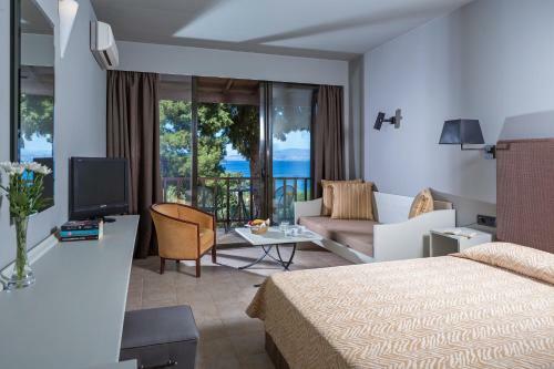 Hotel Aeolos Beach Resort