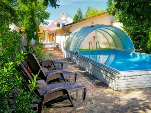 Holiday Home Chill