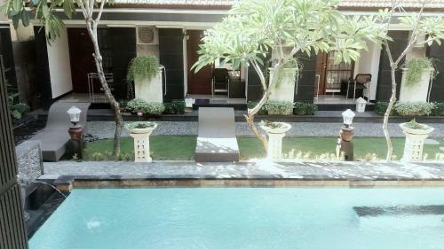 Kubu D' Bukit Kedonganan Homestay