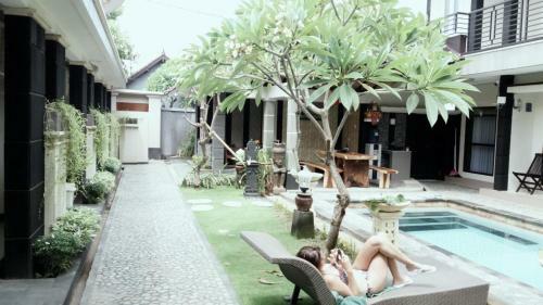 Kubu D' Bukit Kedonganan Homestay