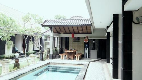 Kubu D' Bukit Kedonganan Homestay
