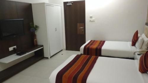 Hotel Aarohi Starz Club