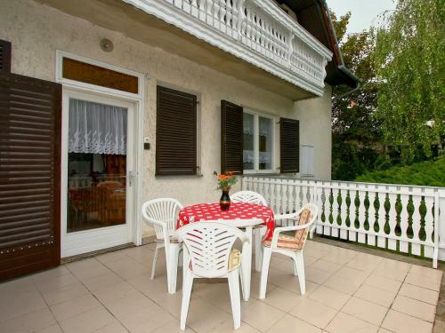 Balaton H318