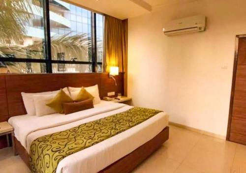 Hotel Suncity Premier Andheri