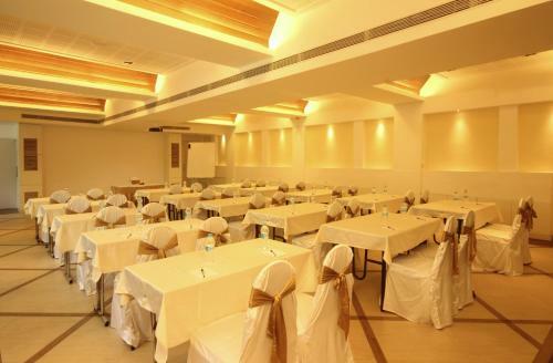 Hotel Suncity Premier Andheri