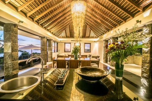 Pandawa Cliff Edge Ocean View Banyu Biru Villa