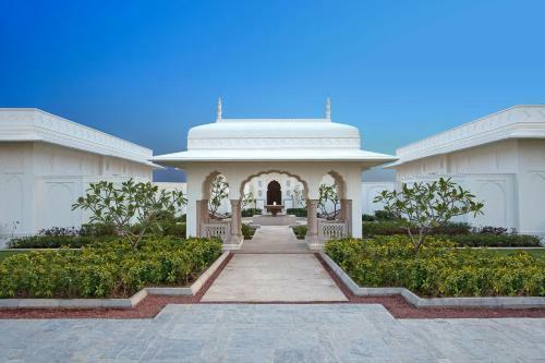 Hotel The Oberoi Sukhvilas Resort & Spa