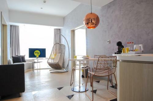 Yello Hotel Harmoni