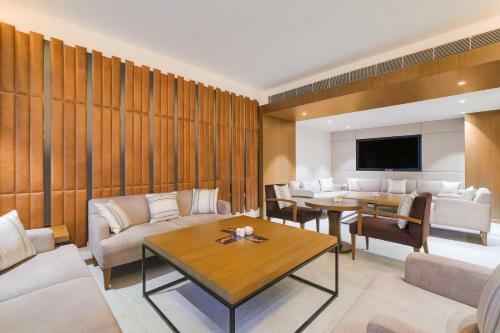 Hotel Courtyard By Marriott Gurugram Downtown