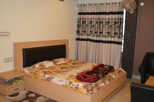 Redchillies Studio Apartment [bedroom +study Room]