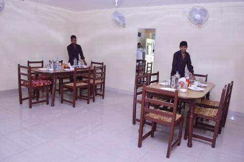 Hostal Saini Guest House
