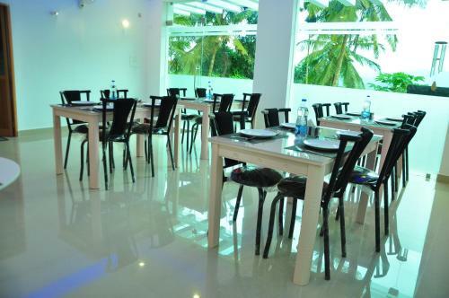 Hotel Woodrose Resort