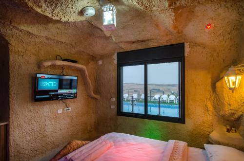 Lodge Magic Cave Cliff
