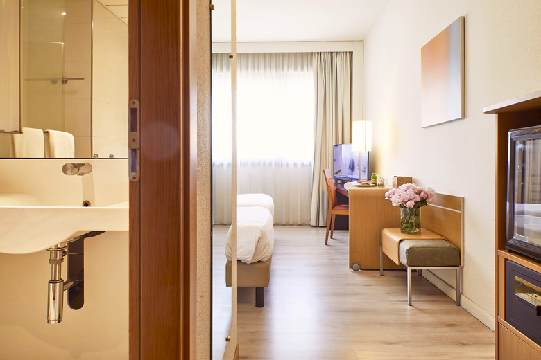 Living Place Hotel