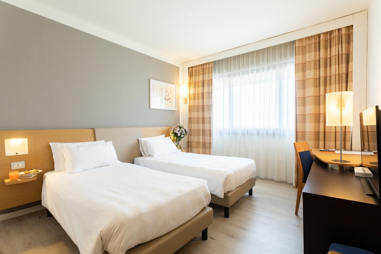 Living Place Hotel