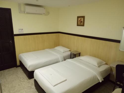 Hostal House11