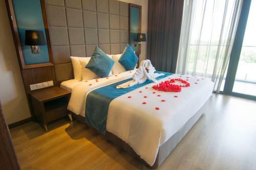Goldenbay Hotel
