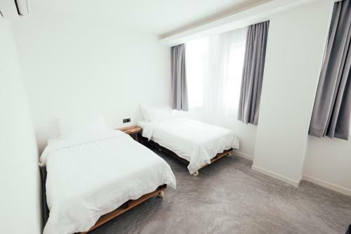 White Loft Hotel
