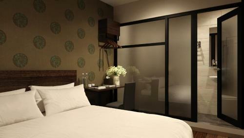 The Square Hotel