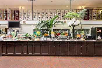Hotel Comfort Suites Airport