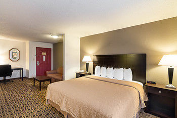 Hotel Comfort Suites Airport