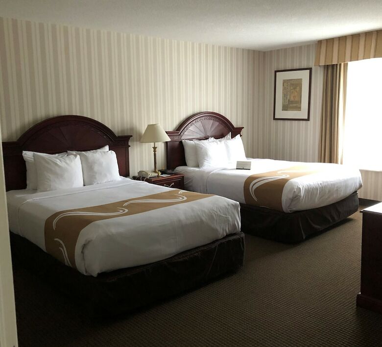 Quality Hotel & Suites Woodstock