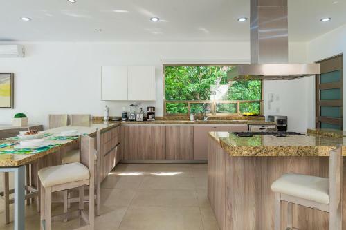 Casa Ave, Luxury & Resort Living