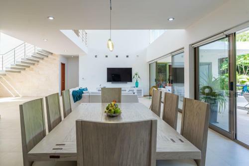 Casa Ave, Luxury & Resort Living
