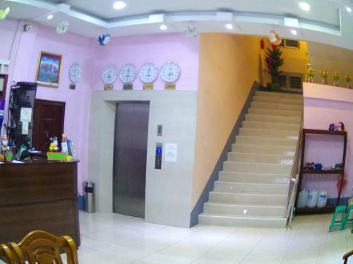 Man Shwe Li Hotel