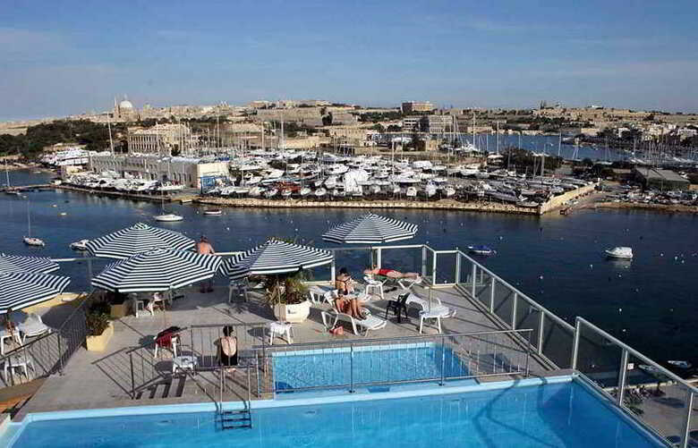 Bayview Hotel & Apartments
