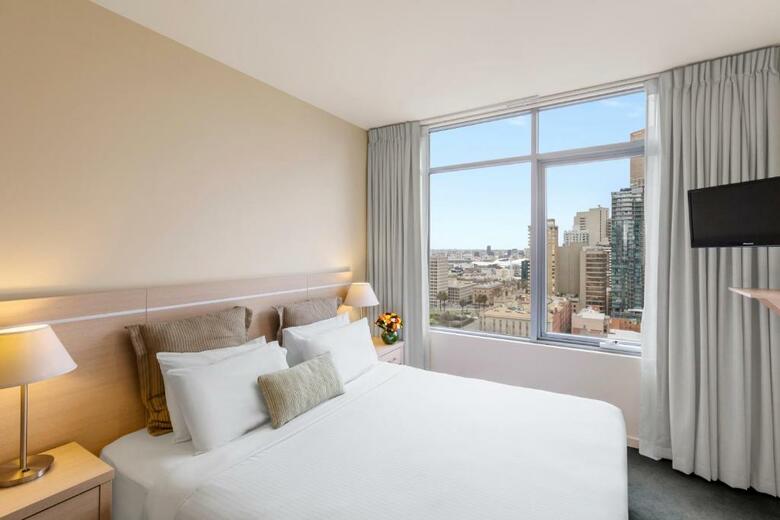 Hotel Oaks On Lonsdale