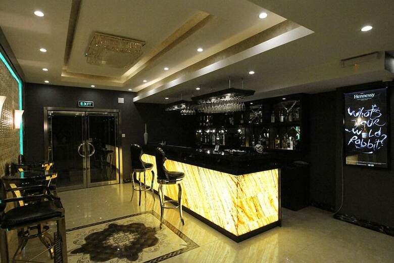 Royal Mountain Hotel