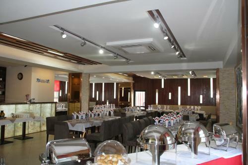 Ub Inn Hotel & Gallery