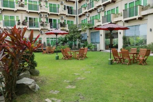 The Floral Breeze Hotel Yangon