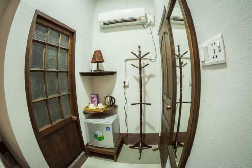 Shwe Yo Vintage Hostel