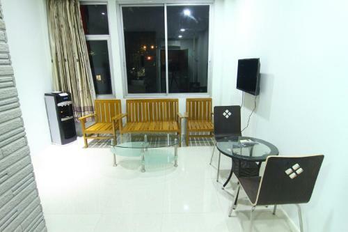 Green Acres Service Apartment