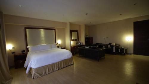 Pearlwort Hotel And Suites