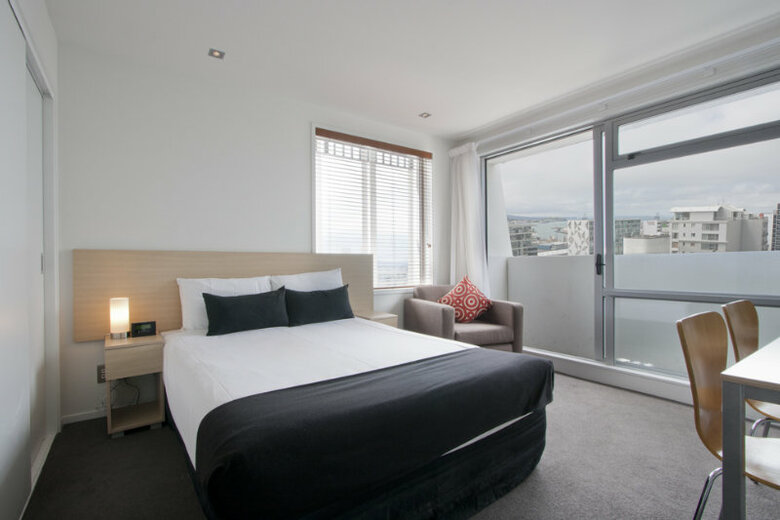 Aparthotel Auckland Harbour Suites