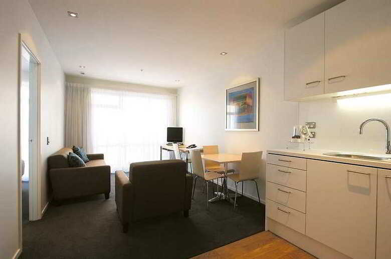 Aparthotel Auckland Harbour Suites