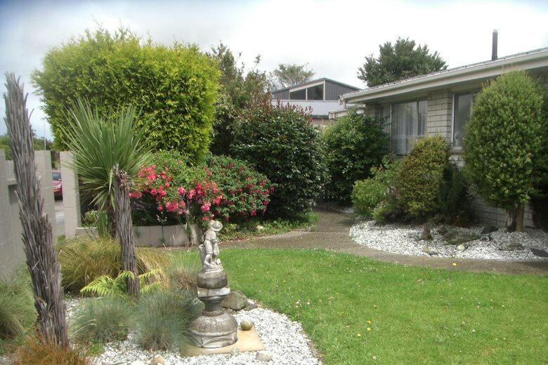 Ascot Holiday Home